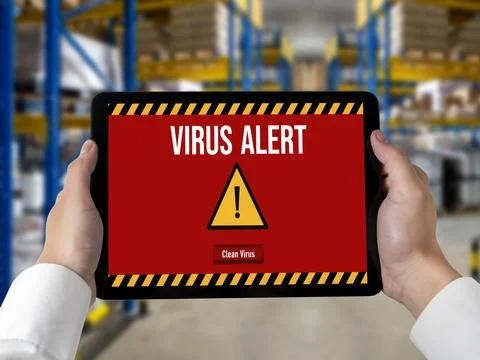 Virus warning alert on computer screen detected modish cyber threat Foto stock