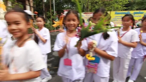 Visaka Bucha day. Students hold flower sacrifice. Buddhist temple in bangkok Stock Footage 63619115