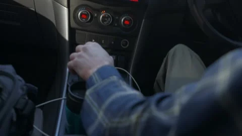 Vision inside a car driving off road in bumpy conditions rocking left to 動画素材 258642049