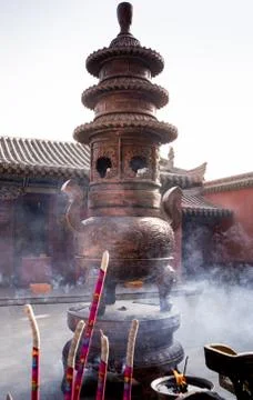 Visiting Chinese Buddhist tample Foto stock