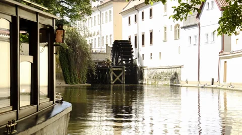 Visiting prague by boat Видео 32989642