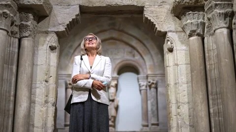 Visitor looking art object in art gallery museum. Stock Footage 145536754