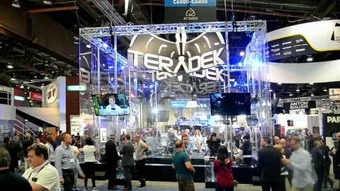 Visitors at computer show in Las Vegas, USA. Video stock 72474382