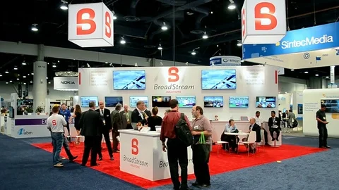Visitors at computer show in Las Vegas, USA. Stock Footage 72474993