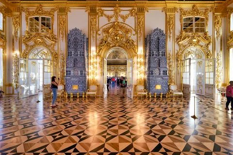 Visitors explore Catherine Palace in Saint Petersburg Russia 스톡 사진