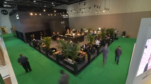 Visitors To The Fair - TimeLapse 動画素材 126983240