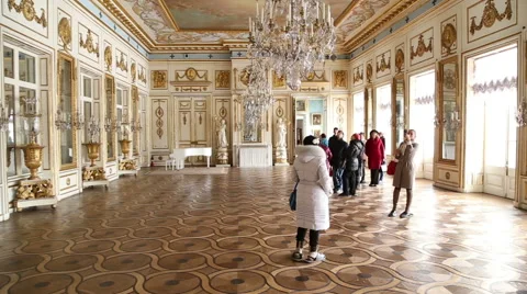Visitors to the museum of the palace Stock Footage 49048139