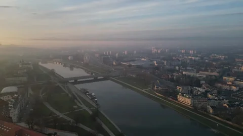 Vistula River and Grunwald Bridge at sunrise Video stock 335706489