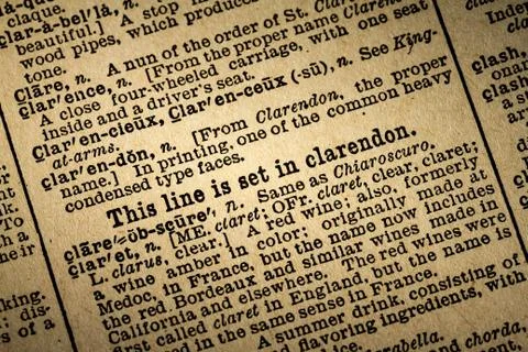 Visual of a portion of text saying "This line is set in Clarendon" Фото