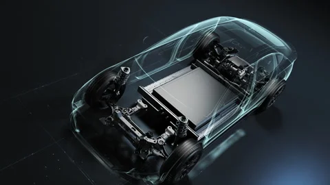 Visualization of aerodynamic airflows around the vehicle chassis and battery. Video stock 329289864