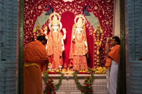 Visuals of Laxmi Narayan temple of India. Bhagwan Vishu and Sri Laxmi 스톡 사진