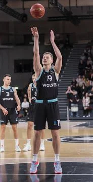  Vitalijus Kozys (Wolves) beim Freiwurf BKT EuroCup, Basketball, Saison 20... Stock Photos