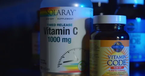 Vitamin D3 5,000IU made from Raw organic Vegetable and fruit Blend. 스톡 동영상 142333727