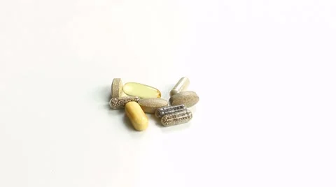 Vitamin Pill Pour Vídeos de archivo 7733129