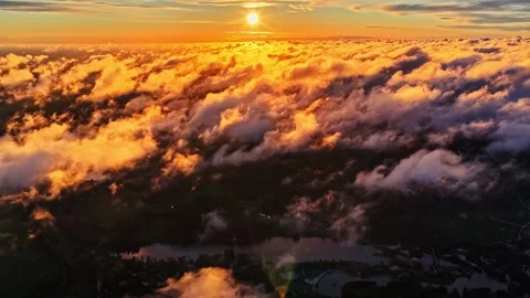 Vivid Orange Sunset Above the Clouds Vidéo 336754426