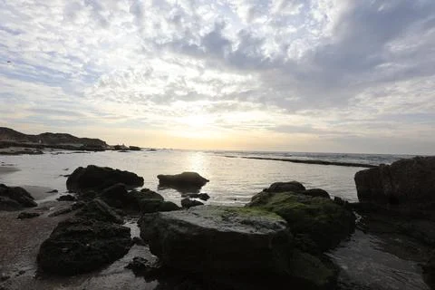 Vivid sunset over ocean with clouds High quality Foto stock