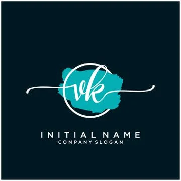 VK Initial handwriting logo design with brush circle Illustrazione stock