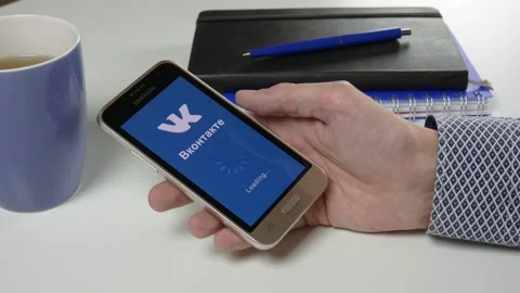 The Vkontakte application is loaded for a very long time Stock Footage 99833134