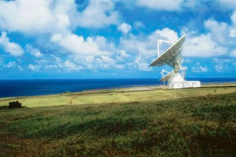 VLA Very Large Array radio telescope dish by the ocean Stock-Fotos