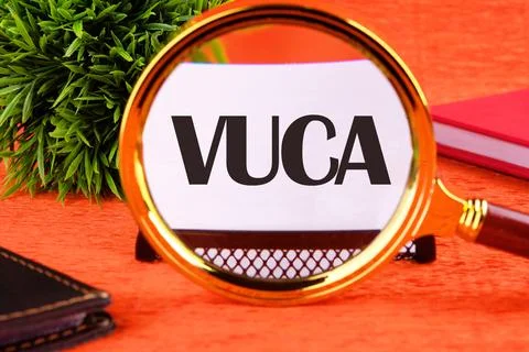 Volatility Uncertainty Complexity Ambiguity. VUCA text on a white business ca Stockfoto's