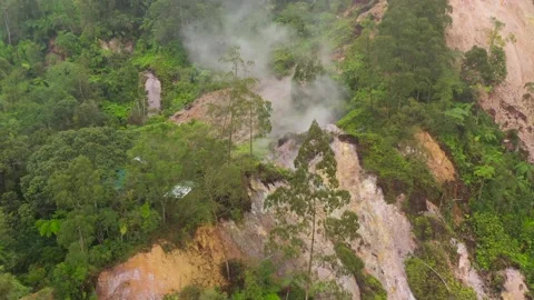 Volcanic activity in the mountains. Philippines, Mindanao Vídeos de archivo 147083371