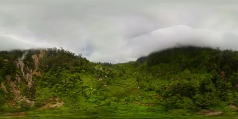 Volcanic activity in the mountains. Philippines, Mindanao. 360-Degree view. Vídeo Stock 201607784