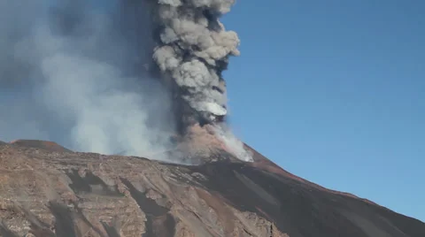 Volcanic ash from Mt. Etna 库存影片 35371974