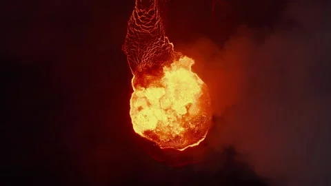 Volcanic Eruption Aerial View Featuring Glowing Molten Lava Flow 库存影片 331044700