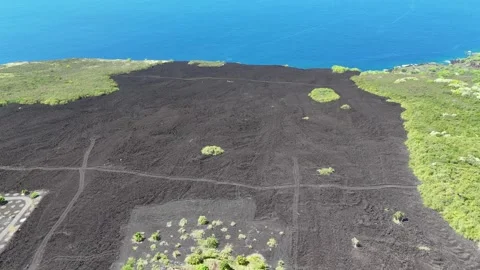 Volcanic Lava Flow Stockbeeldmateriaal 254999796