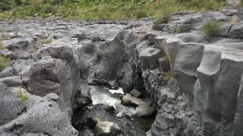 Volcanic Rocks Sicily Nature Split By Fault Smoothed By Flow Waters Simeto River Vídeos de archivo 150141291