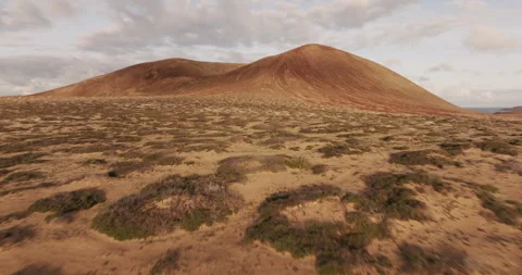 Volcano and desert 스톡 동영상 255042643