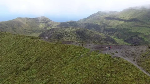 Volcano Crater inside La Soufriere in Saint Vincent - Last eruption was in 1979 Vídeo Stock 89457605