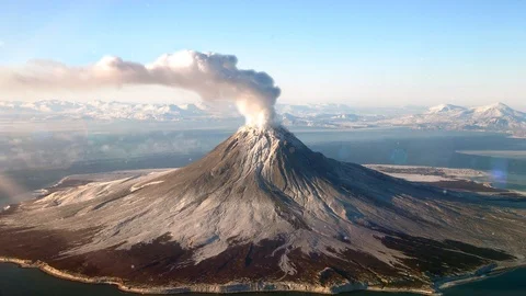 Volcano eruption Stockbeeldmateriaal 92391623