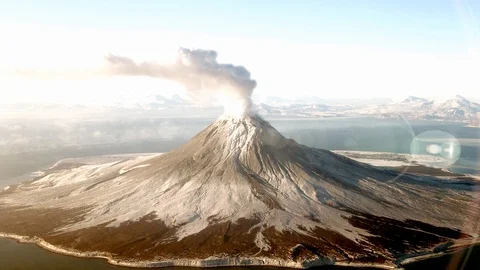 Volcano eruption Stockbeeldmateriaal 92391988