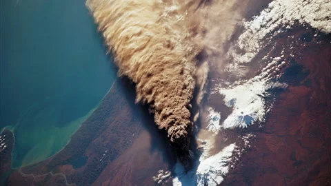 Volcano Eruption of Kliuchevskoi from outer space Vidéo 154793140