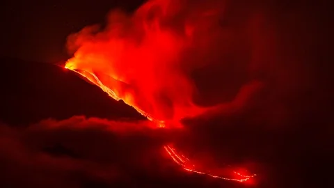 Volcano Etna eruption, night time lapse, Sicily Video stock 108924745