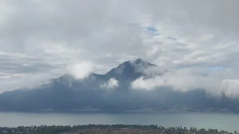 Volcano 库存影片 305588130