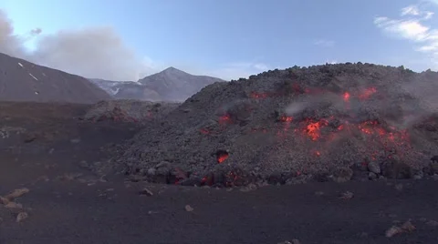 Volcano lava flow 스톡 동영상 50880686