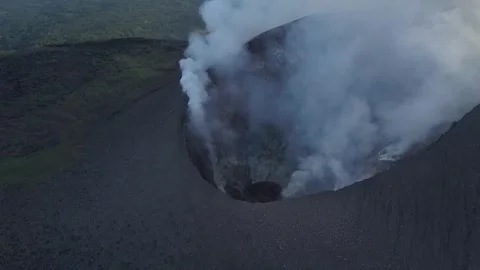 Volcano seen from above 스톡 동영상 331932114