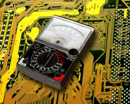 Volt meter on  circuit board Foto stock