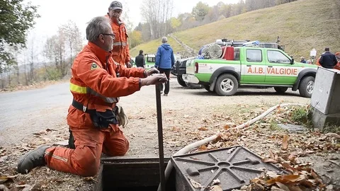 Volunteers in action for forest fire in Piedmont, Italy Stock Footage 81783053