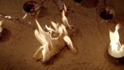 Voodoo Doll on Fire 库存影片 344038236