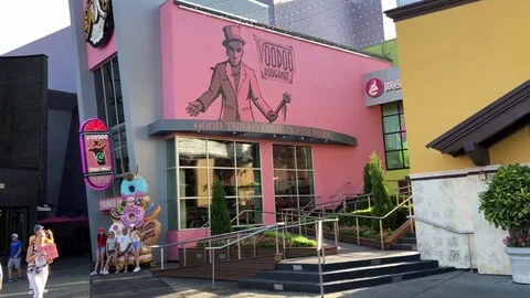 Voodoo Doughnut at Universal Citywalk, Orlando, Florida Stock Footage