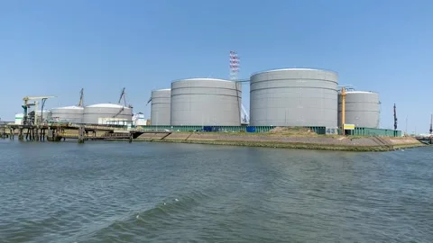 Vopal Terminal, storage facility at Port of Rotterdam. Oil and chemicals tanks 库存影片 245584323
