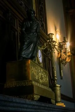 Vorontsov Palace Interior Fireplace Clock Candelabra Crimea Stock-Fotos