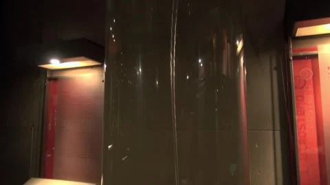 Vortex whirlpool maelstrom water up experiment science museum CosmoCaixa Vidéo 327207169