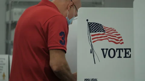 Voting In The 2020 U.S. Election: Vote Stock-Footage 141101071