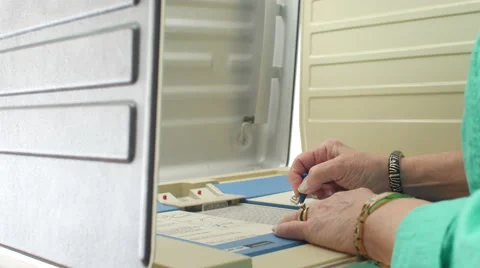 Voting close up 動画素材 48622730