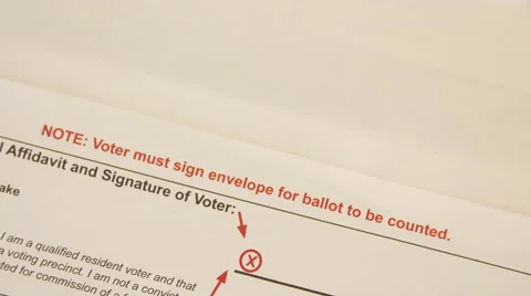 Voting envelope tight Vídeos de archivo 68716962
