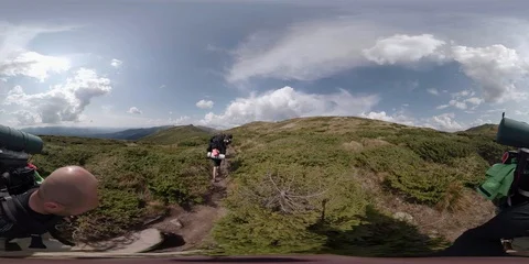 Vr 360 Backpacker walking alone in mountains 10pt. Video stock 94717618